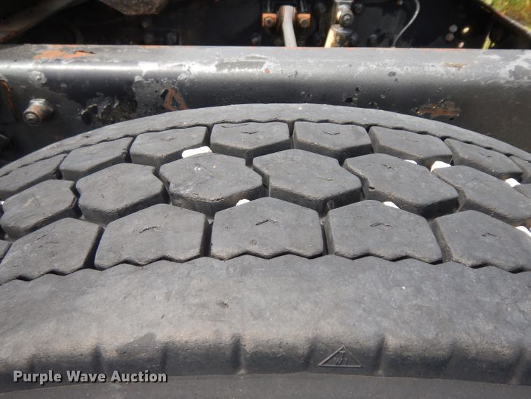 image for item HA9366 1996 Volvo WIA  semi truck