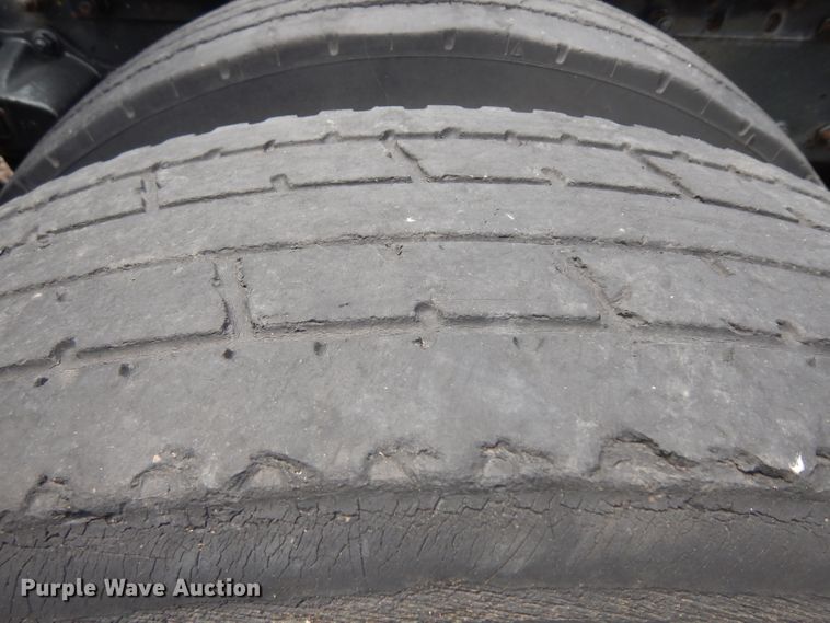 image for item HA9366 1996 Volvo WIA  semi truck