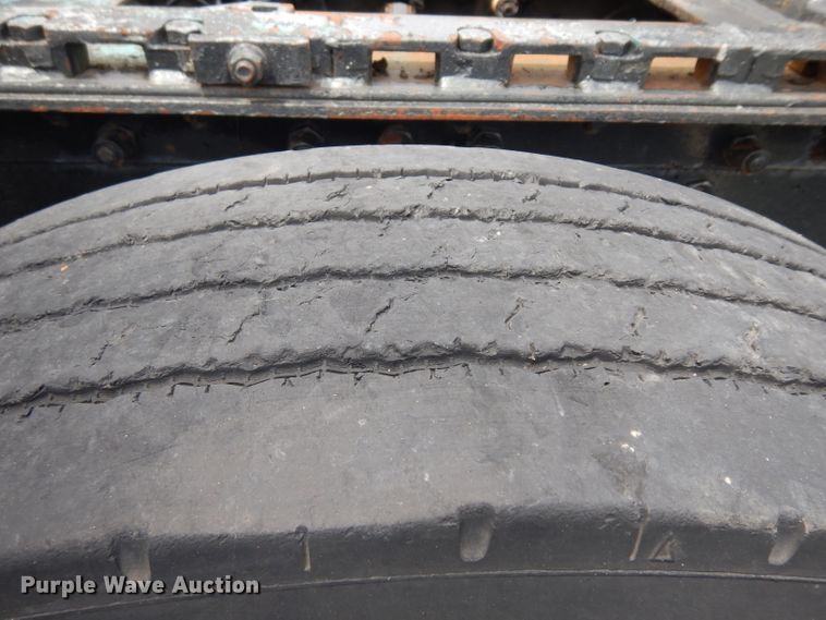 image for item HA9366 1996 Volvo WIA  semi truck