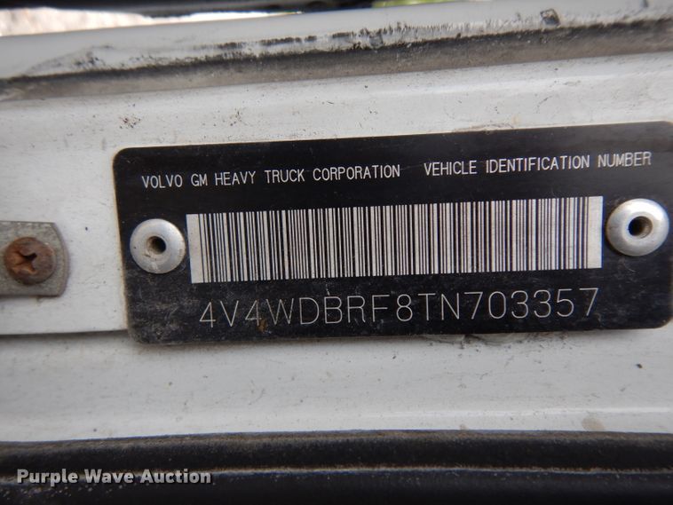 image for item HA9366 1996 Volvo WIA  semi truck