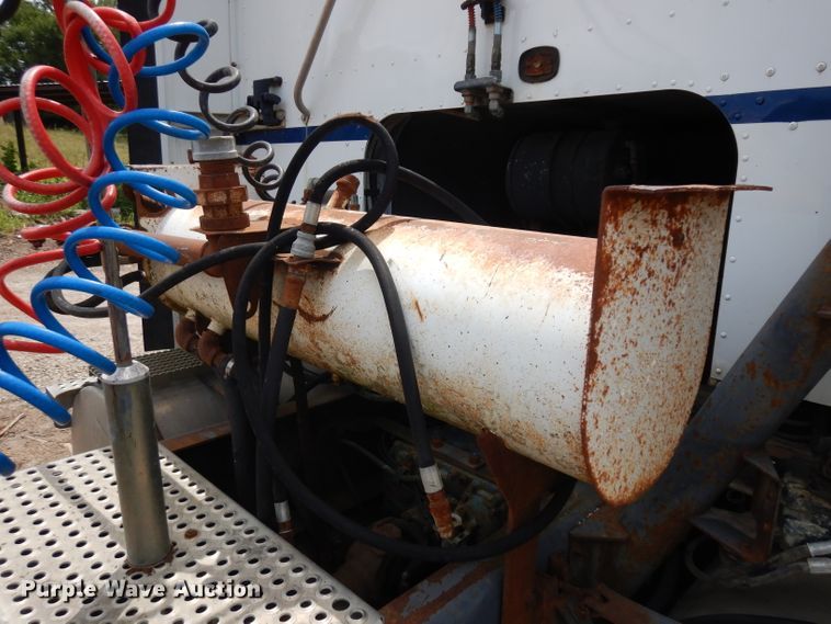 image for item HA9367 1991 International  semi truck