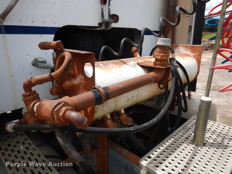 image for item HA9367 1991 International  semi truck