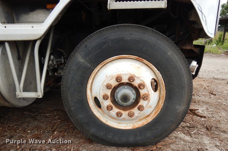 image for item HA9367 1991 International  semi truck