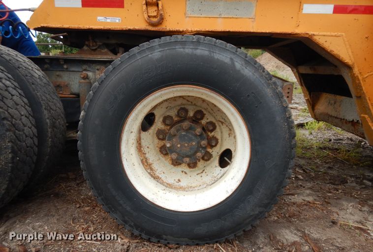 image for item HA9367 1991 International  semi truck