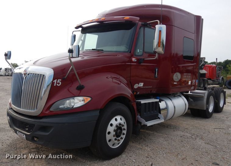 image for item HA9392 2015 International ProStar  semi truck