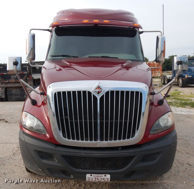 image for item HA9392 2015 International ProStar  semi truck