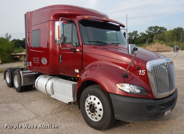 image for item HA9392 2015 International ProStar  semi truck