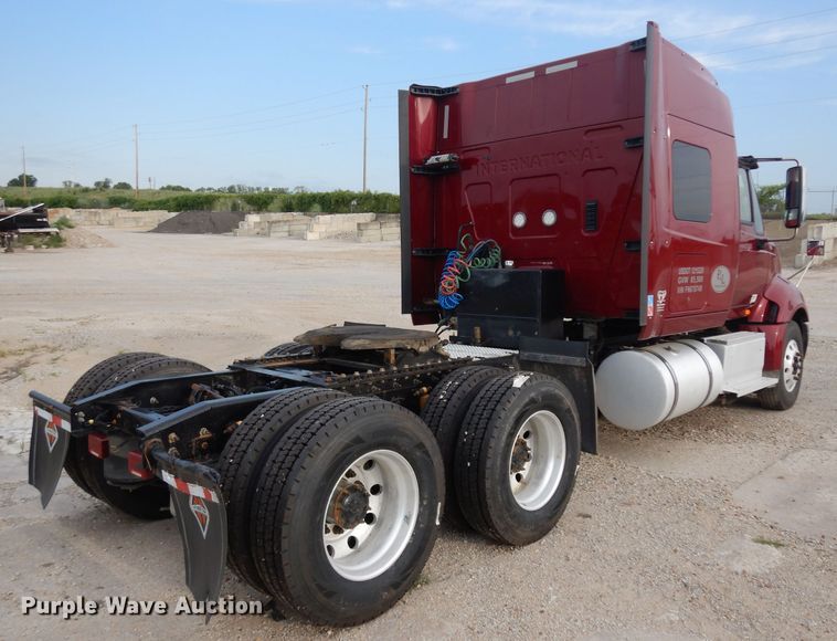 image for item HA9392 2015 International ProStar  semi truck