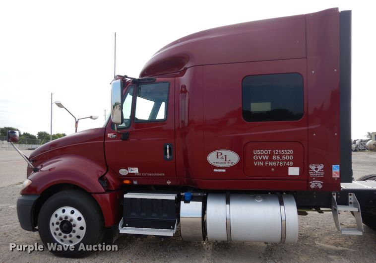 image for item HA9392 2015 International ProStar  semi truck