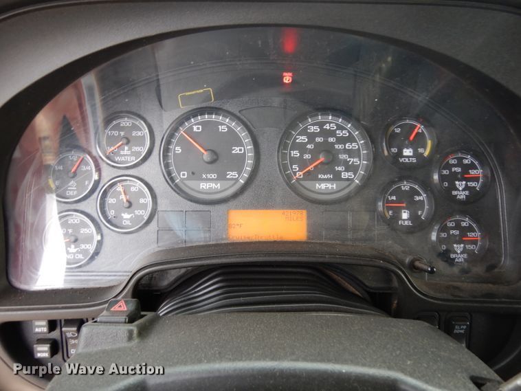 image for item HA9392 2015 International ProStar  semi truck