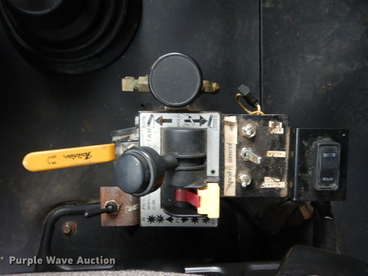 image for item HA9392 2015 International ProStar  semi truck