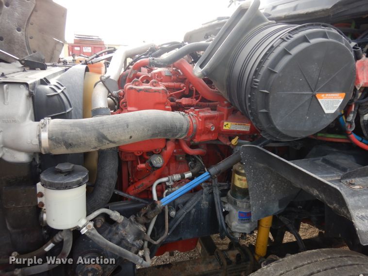 image for item HA9392 2015 International ProStar  semi truck