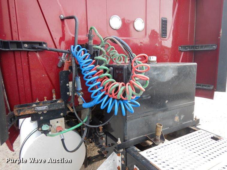 image for item HA9392 2015 International ProStar  semi truck