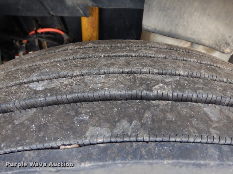 image for item HA9392 2015 International ProStar  semi truck