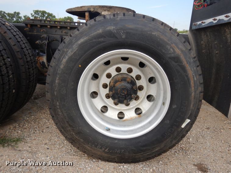 image for item HA9392 2015 International ProStar  semi truck