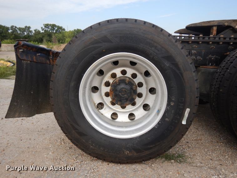 image for item HA9392 2015 International ProStar  semi truck