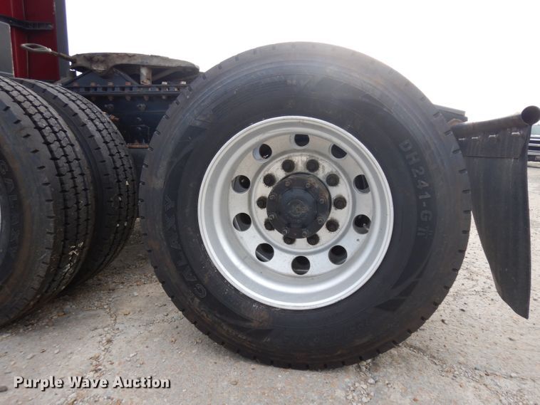 image for item HA9392 2015 International ProStar  semi truck