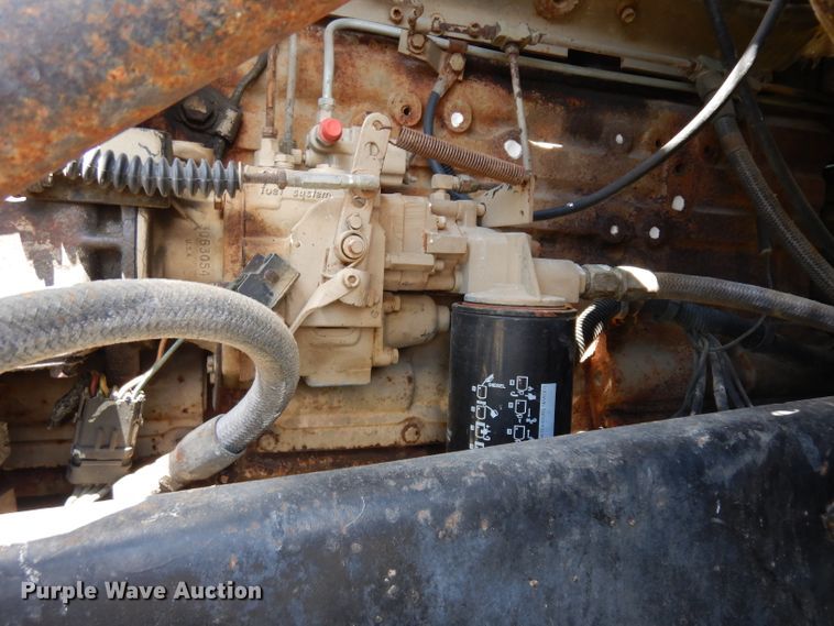 image for item HA9426 1989 International 8300  semi truck