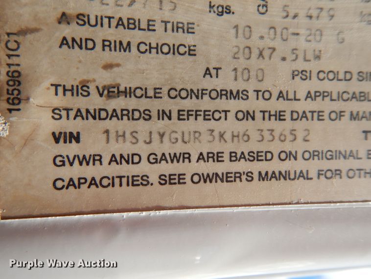 image for item HA9426 1989 International 8300  semi truck