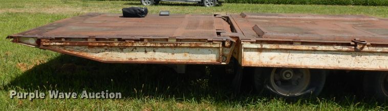 image for item HA9427 1974 Muv-All 4534A drop deck equipment trailer