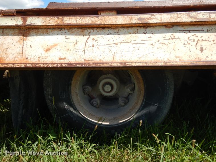 image for item HA9427 1974 Muv-All 4534A drop deck equipment trailer