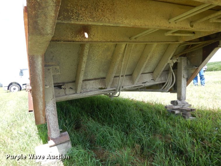 image for item HA9427 1974 Muv-All 4534A drop deck equipment trailer