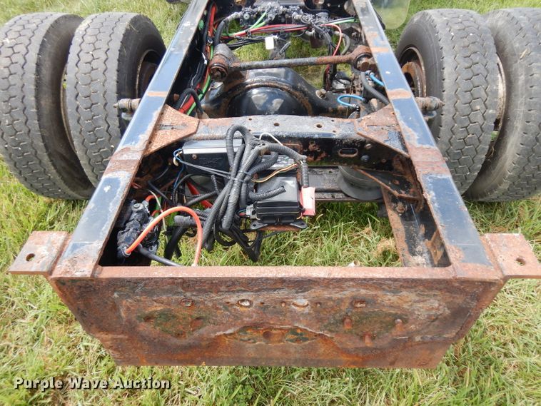 image for item HA9428 2007 Freightliner Business Class M2  truck cab and chassis