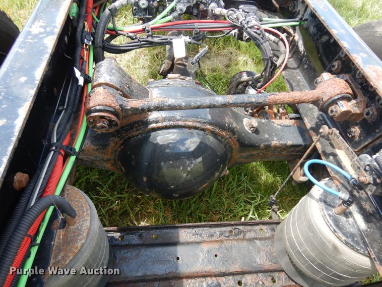 image for item HA9428 2007 Freightliner Business Class M2  truck cab and chassis