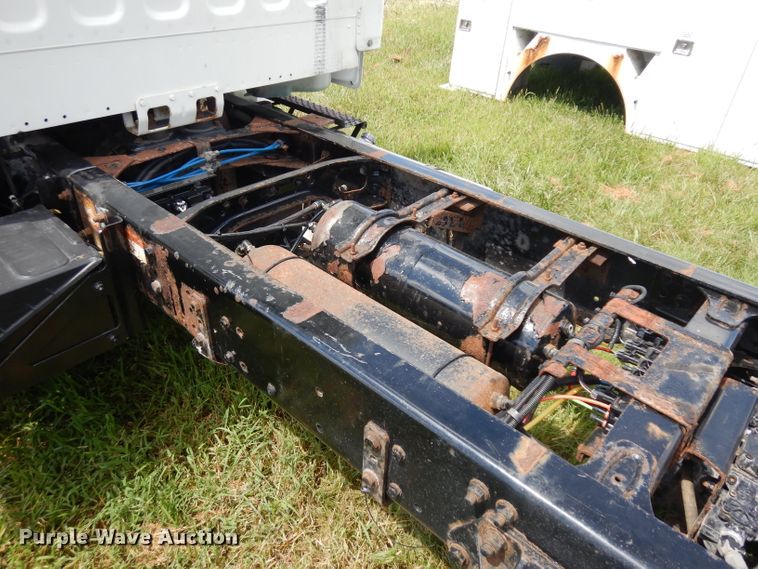 image for item HA9428 2007 Freightliner Business Class M2  truck cab and chassis