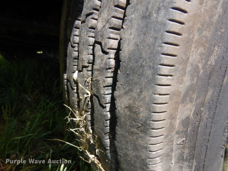 image for item HA9428 2007 Freightliner Business Class M2  truck cab and chassis