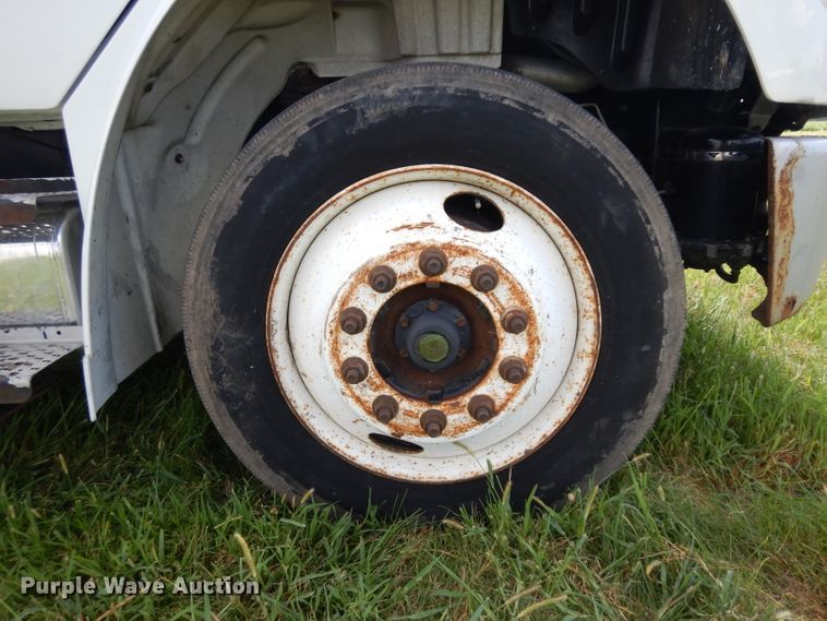 image for item HA9428 2007 Freightliner Business Class M2  truck cab and chassis