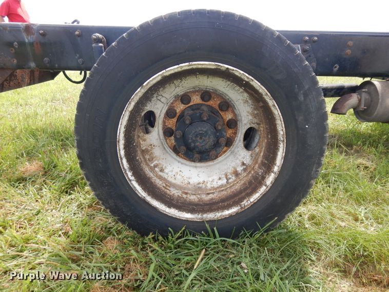 image for item HA9428 2007 Freightliner Business Class M2  truck cab and chassis