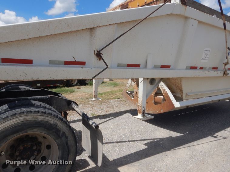 image for item HB9282 2007 Lufkin bottom dump trailer
