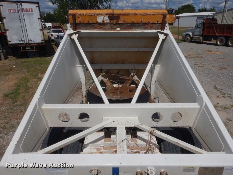 image for item HB9282 2007 Lufkin bottom dump trailer