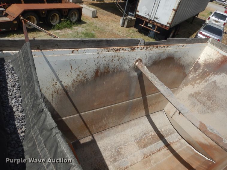 image for item HB9282 2007 Lufkin bottom dump trailer
