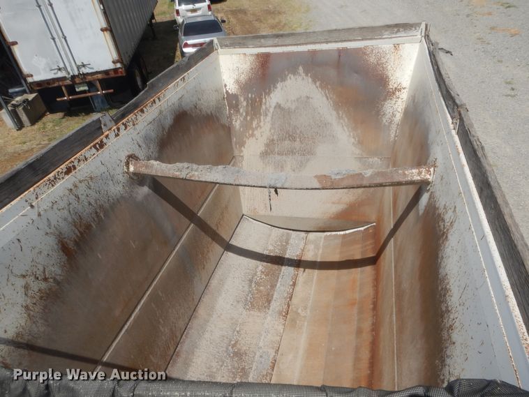 image for item HB9282 2007 Lufkin bottom dump trailer