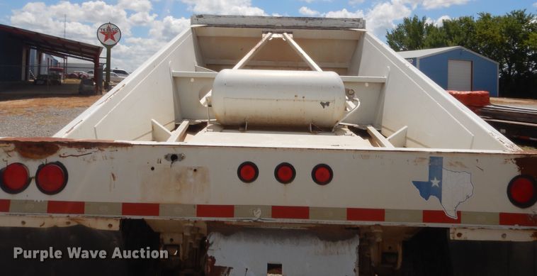 image for item HB9282 2007 Lufkin bottom dump trailer