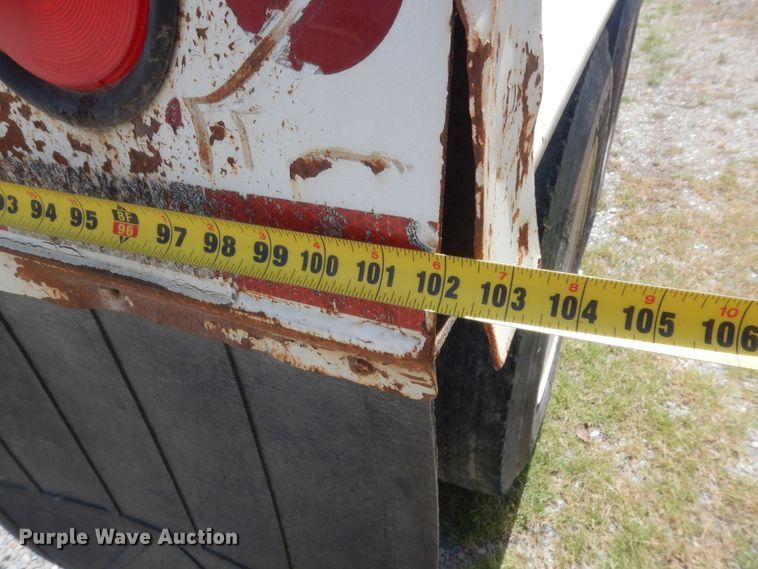 image for item HB9282 2007 Lufkin bottom dump trailer