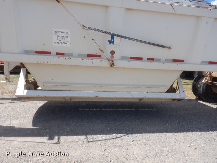 image for item HB9282 2007 Lufkin bottom dump trailer