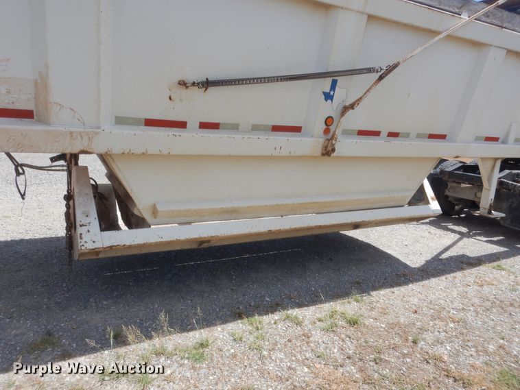 image for item HB9282 2007 Lufkin bottom dump trailer