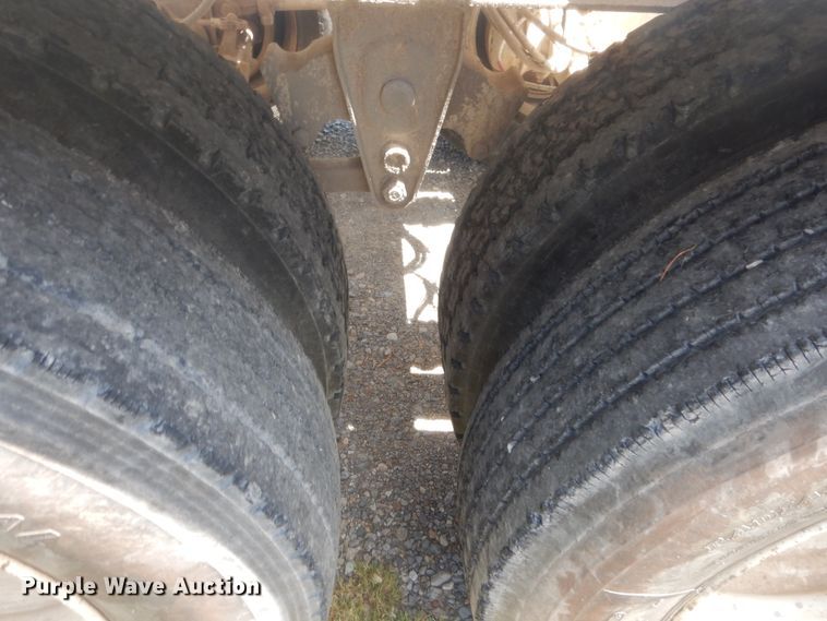 image for item HB9282 2007 Lufkin bottom dump trailer