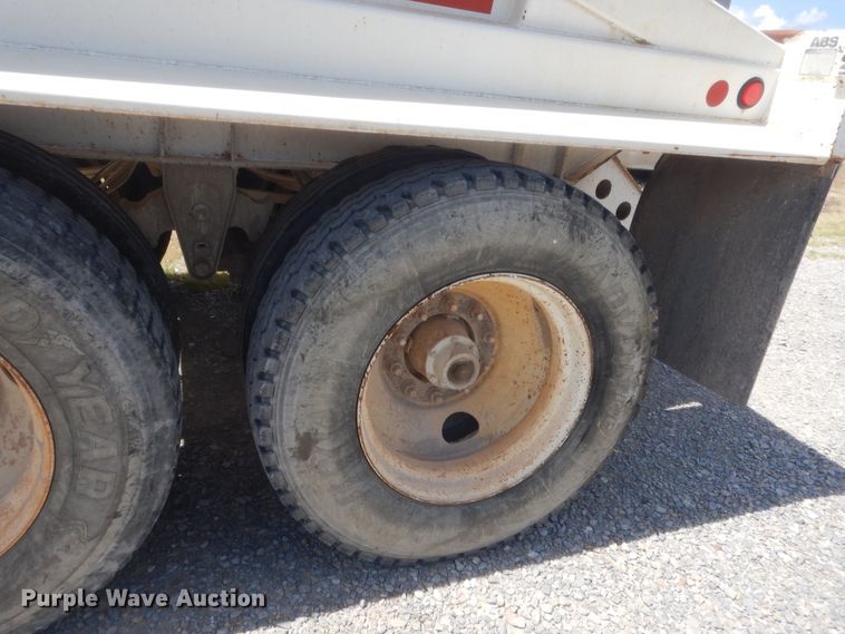 image for item HB9282 2007 Lufkin bottom dump trailer