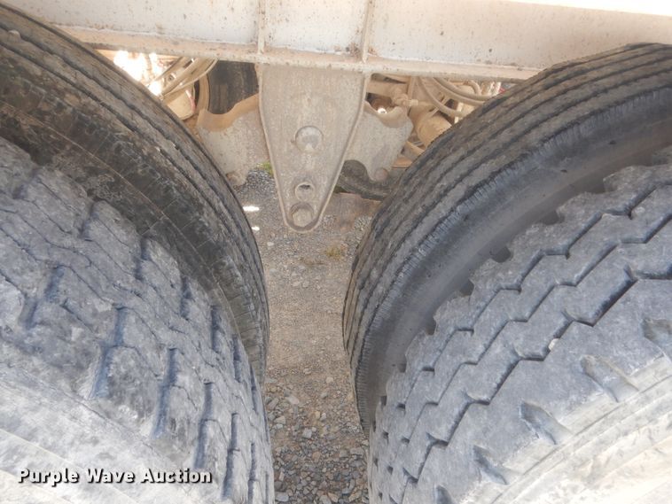 image for item HB9282 2007 Lufkin bottom dump trailer