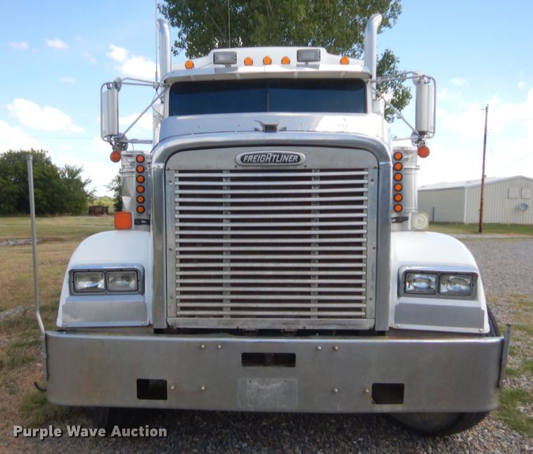 image for item HB9284 1997 Freightliner FLD  semi truck