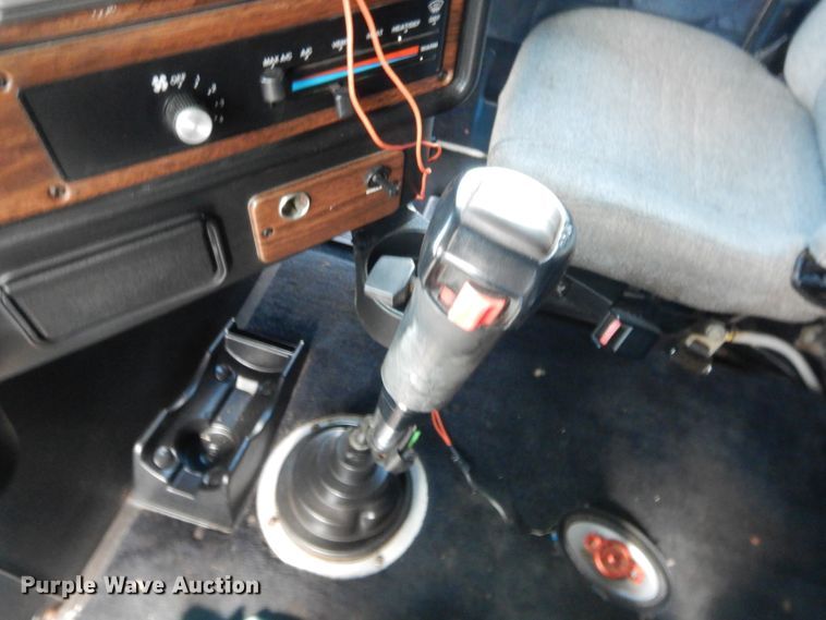 image for item HB9284 1997 Freightliner FLD  semi truck