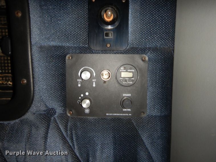 image for item HB9284 1997 Freightliner FLD  semi truck