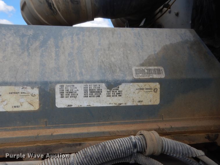 image for item HB9284 1997 Freightliner FLD  semi truck