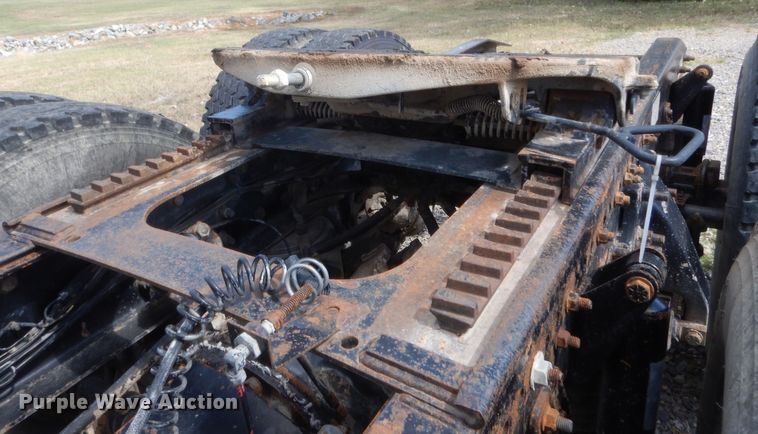 image for item HB9284 1997 Freightliner FLD  semi truck