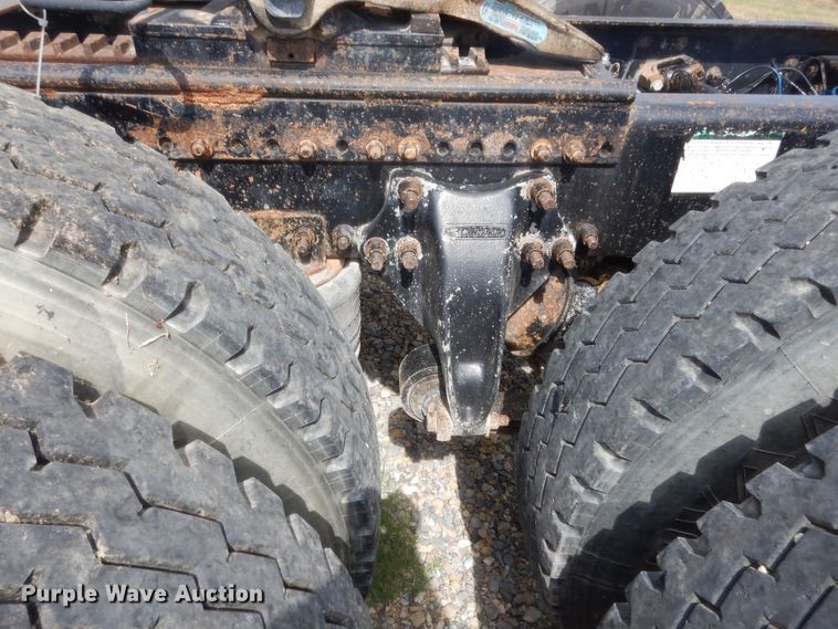 image for item HB9284 1997 Freightliner FLD  semi truck