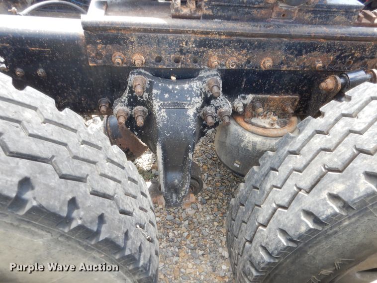 image for item HB9284 1997 Freightliner FLD  semi truck